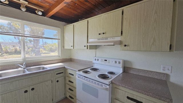 45 W LANGSNER STREET A, Englewood, FL 34223