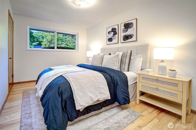 1924 NE 130th Place, Seattle, WA 98125