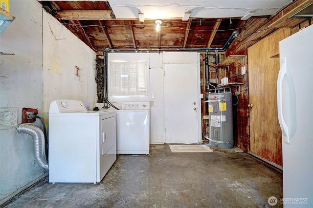 1924 NE 130th Place, Seattle, WA 98125
