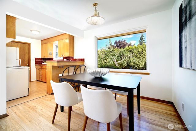 1924 NE 130th Place, Seattle, WA 98125