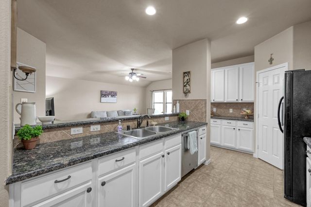 23730 Hiddenbriar Loop, Tomball, TX 77375