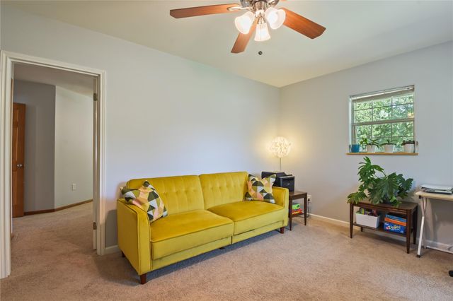 528 Old Mcdade RD, Elgin, TX 78621
