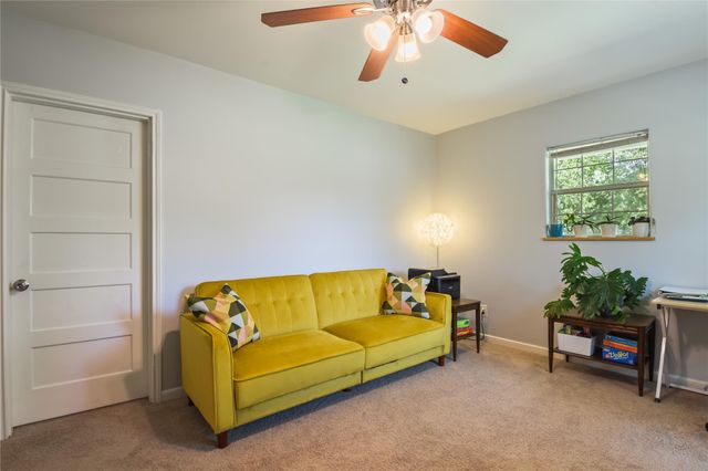 528 Old Mcdade RD, Elgin, TX 78621