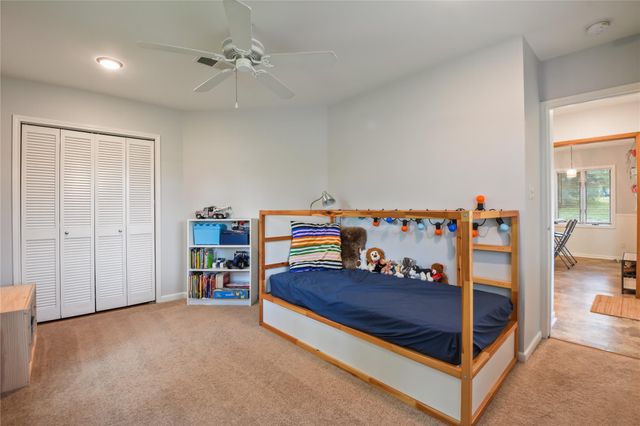 528 Old Mcdade RD, Elgin, TX 78621