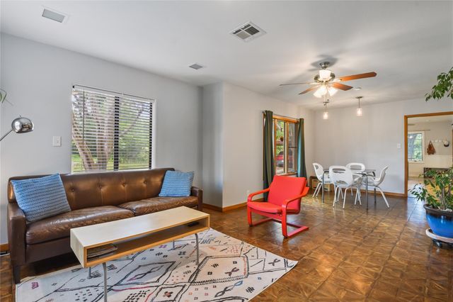 528 Old Mcdade RD, Elgin, TX 78621