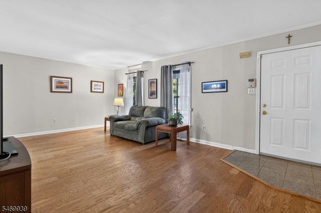48 Kingswood Rd, Branchburg Twp., NJ 08876
