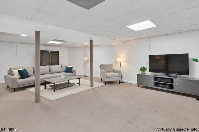 48 Kingswood Rd, Branchburg Twp., NJ 08876