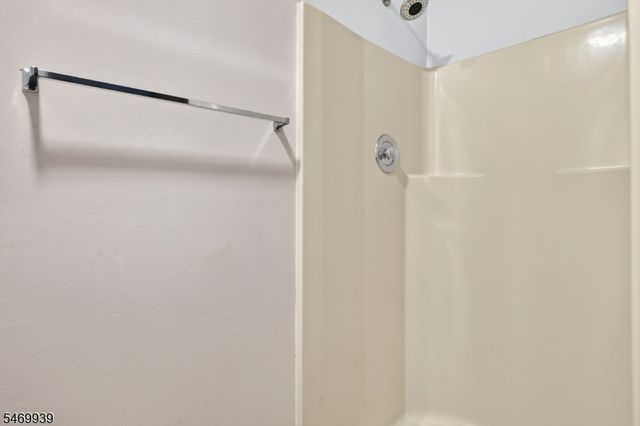 48 Kingswood Rd, Branchburg Twp., NJ 08876