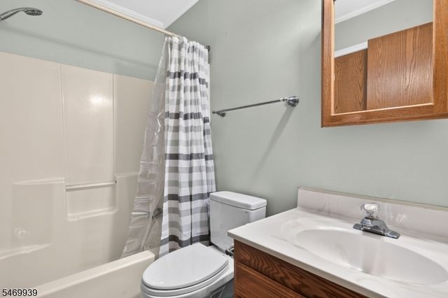 48 Kingswood Rd, Branchburg Twp., NJ 08876
