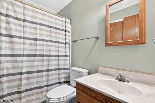 48 Kingswood Rd, Branchburg Twp., NJ 08876