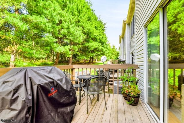 48 Kingswood Rd, Branchburg Twp., NJ 08876