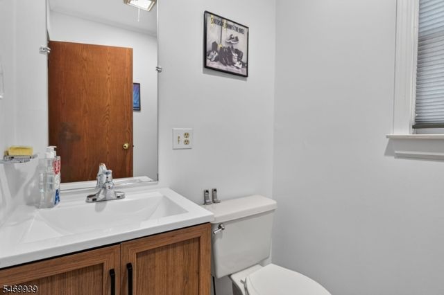 48 Kingswood Rd, Branchburg Twp., NJ 08876