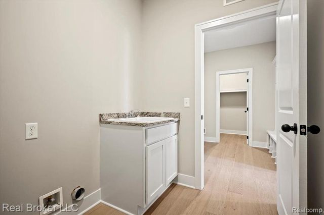 24599 Brookshire Drive, Macomb, MI 48042