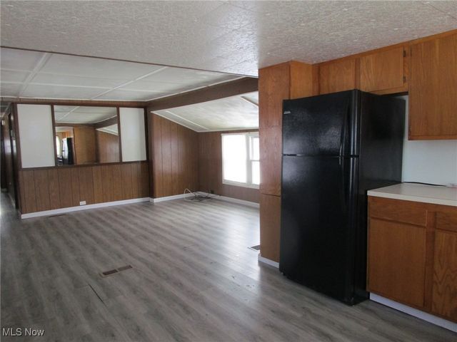 183 1626 E 51st Street, Ashtabula, OH 44004