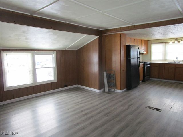 183 1626 E 51st Street, Ashtabula, OH 44004