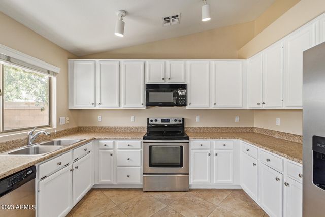 1101 W GOLDFINCH Way, Chandler, AZ 85286