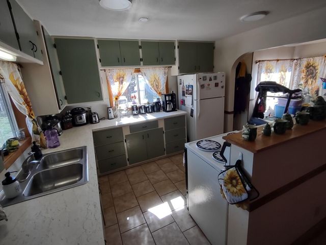 864 SW 3rd Street, Madras, OR 97741