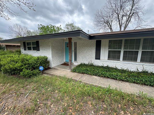 326 Cloudmont, Windcrest, TX 78239