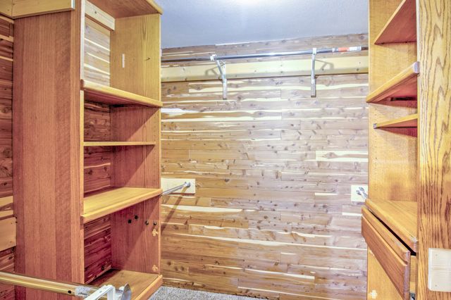 203 Eastern Valley Lane, Whitesboro, TX 76273