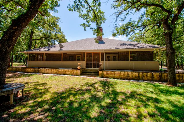 203 Eastern Valley Lane, Whitesboro, TX 76273