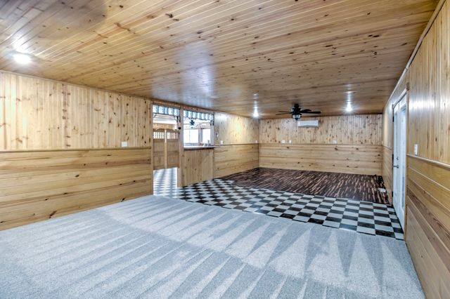 203 Eastern Valley Lane, Whitesboro, TX 76273