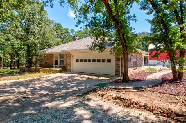 203 Eastern Valley Lane, Whitesboro, TX 76273