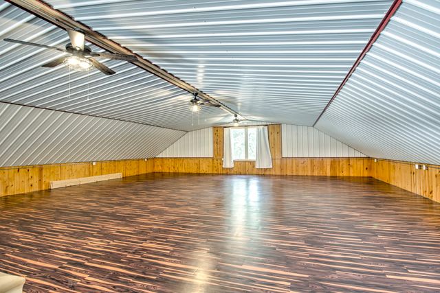 203 Eastern Valley Lane, Whitesboro, TX 76273