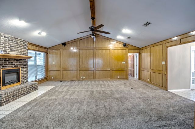 203 Eastern Valley Lane, Whitesboro, TX 76273