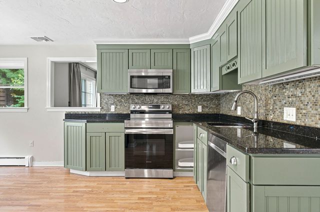 76 Carroll Dr, Foxboro, MA 02035