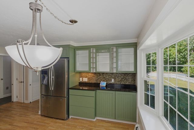 76 Carroll Dr, Foxboro, MA 02035
