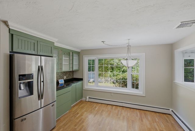 76 Carroll Dr, Foxboro, MA 02035