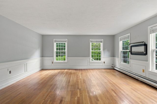 76 Carroll Dr, Foxboro, MA 02035