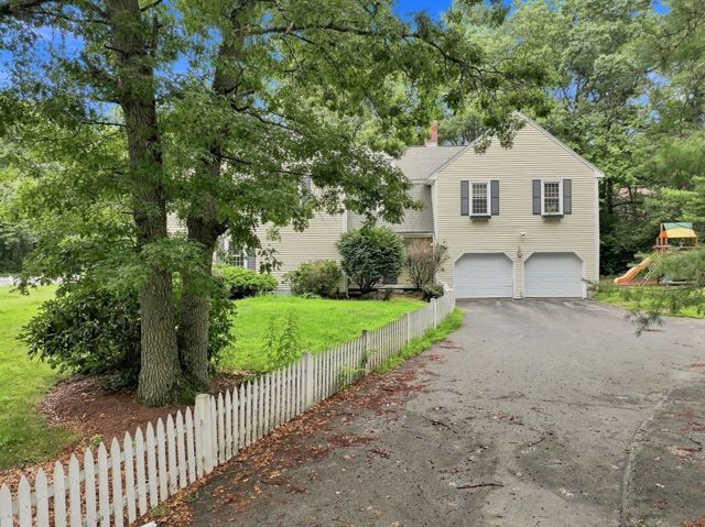 76 Carroll Dr, Foxboro, MA 02035