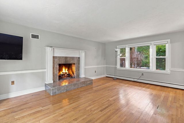 76 Carroll Dr, Foxboro, MA 02035