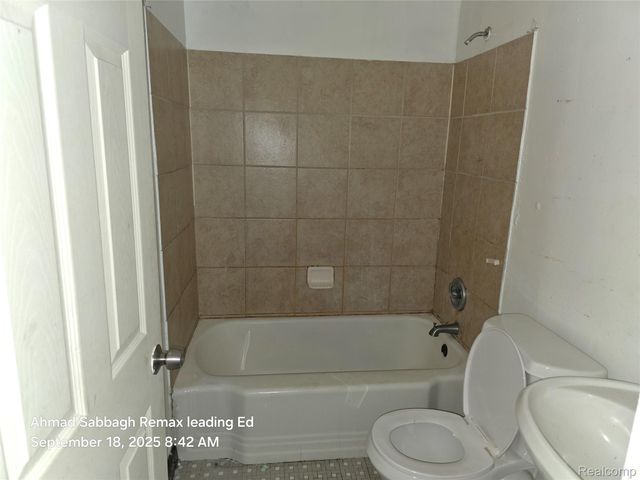 7311 Chatham, Redford Charter Township, MI 48239