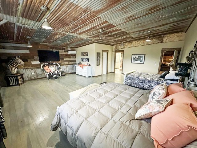 1990 Jim Harry Loop, Sunset, TX 76270