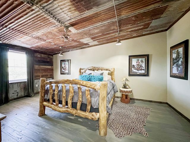 1990 Jim Harry Loop, Sunset, TX 76270