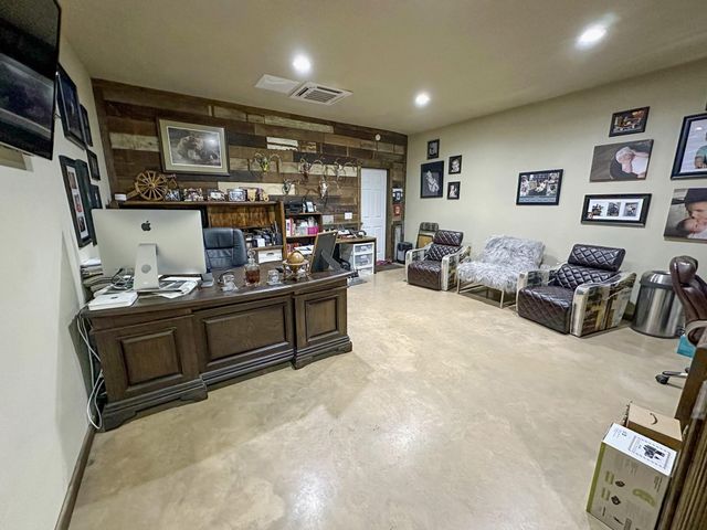 1990 Jim Harry Loop, Sunset, TX 76270