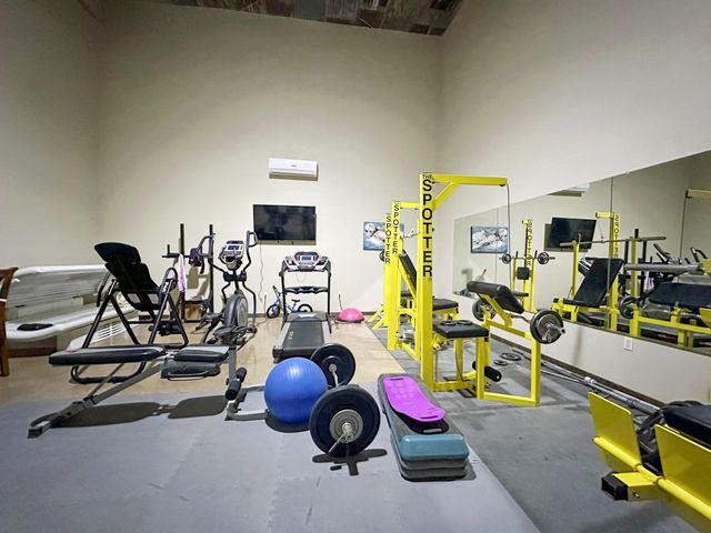 1990 Jim Harry Loop, Sunset, TX 76270