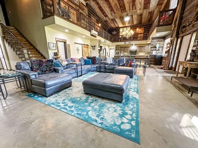 1990 Jim Harry Loop, Sunset, TX 76270