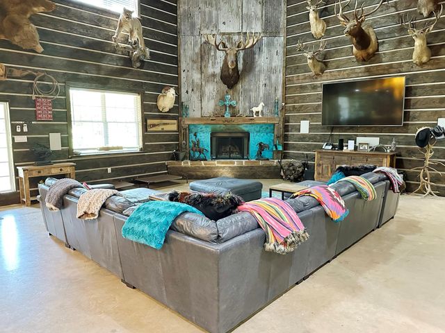 1990 Jim Harry Loop, Sunset, TX 76270