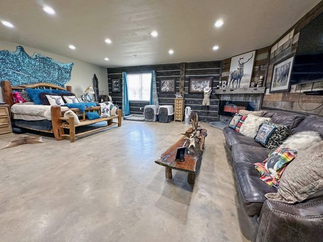 1990 Jim Harry Loop, Sunset, TX 76270