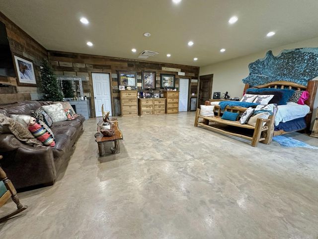 1990 Jim Harry Loop, Sunset, TX 76270