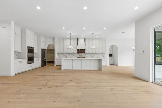 906 Cristler Avenue, Dallas, TX 75223