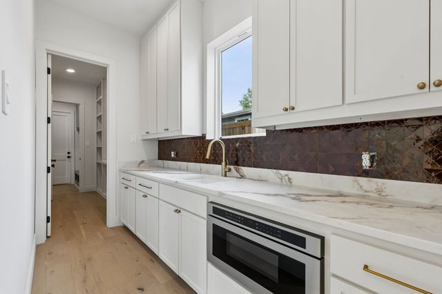 906 Cristler Avenue, Dallas, TX 75223