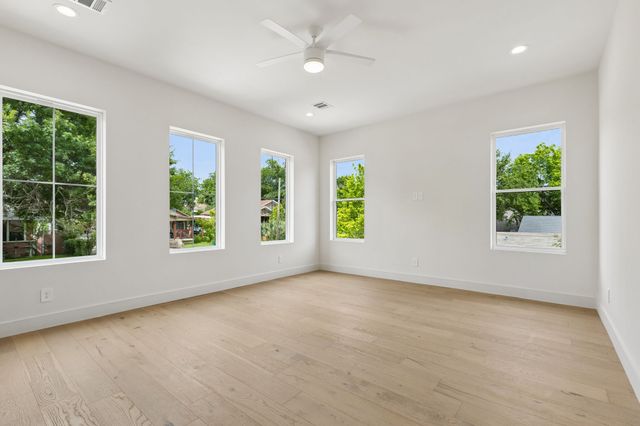 906 Cristler Avenue, Dallas, TX 75223