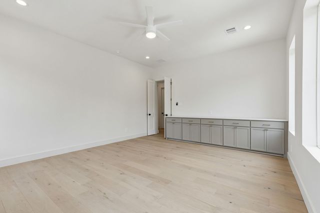 906 Cristler Avenue, Dallas, TX 75223