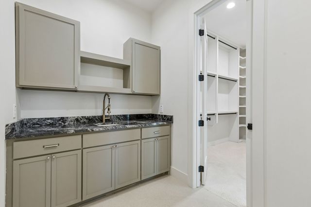 906 Cristler Avenue, Dallas, TX 75223