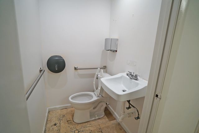 1365 SW 22nd Street, Miami, FL 33145