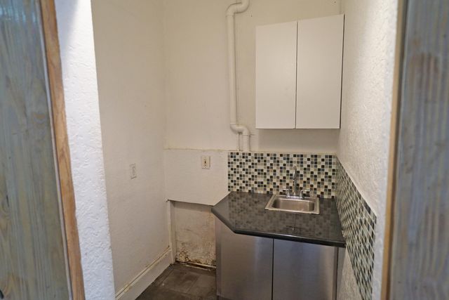1365 SW 22nd Street, Miami, FL 33145